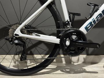 Tweedehands Bianchi Sprint 105 2025 2025 Road & Gravel — afbeelding 4 van 5