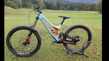 Używany Specialized Demo SRAM GX DH 2018 Mountainbike — zdjęcie 2 z 6