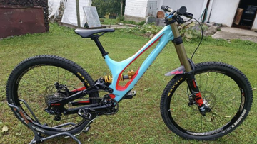 Używany Specialized Demo SRAM GX DH 2018 Mountainbike — zdjęcie 1 z 6