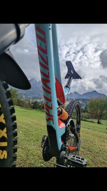 Używany Specialized Demo SRAM GX DH 2018 Mountainbike — zdjęcie 4 z 6