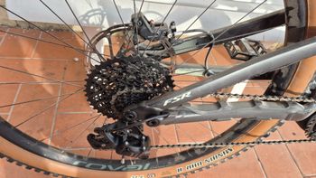 Used Specialized Turbo Levo Expert Carbon 2020 2020 Mountainbike, Green, 29 — image 6 of 6