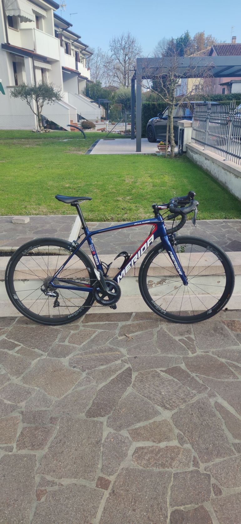 Used Merida 7000 Bahrain 2019 Road & Gravel — image 1 of 5