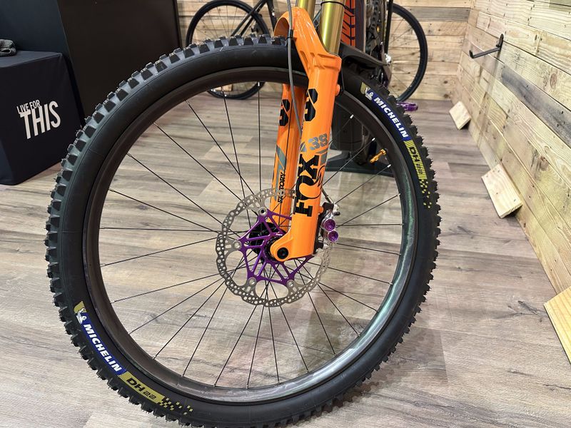 Used Moustache Game 160.9 Launch Edition 2025 2025 Mountainbike, Purple, 29 — image 5 of 5