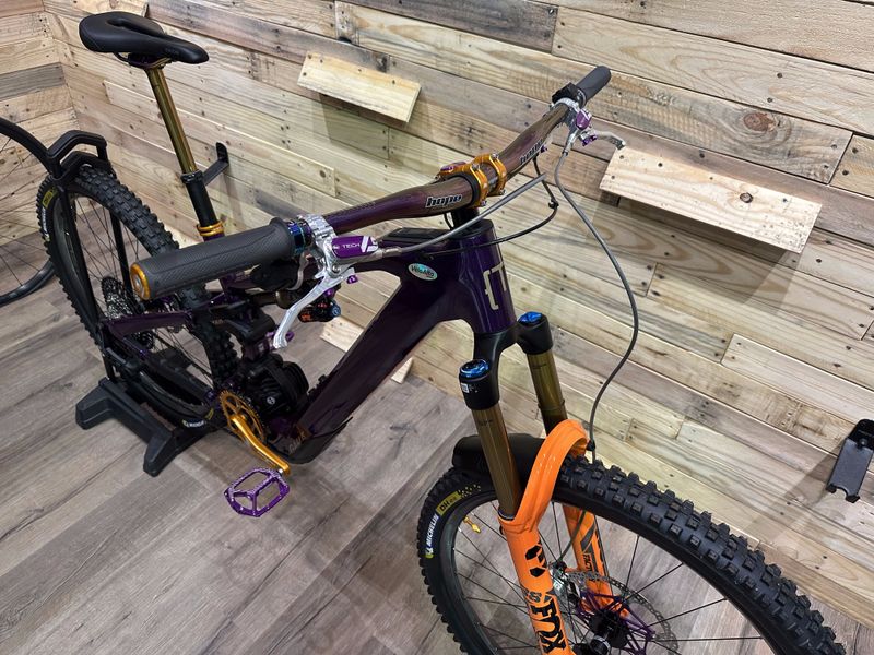 Used Moustache Game 160.9 Launch Edition 2025 2025 Mountainbike, Purple, 29 — image 3 of 5