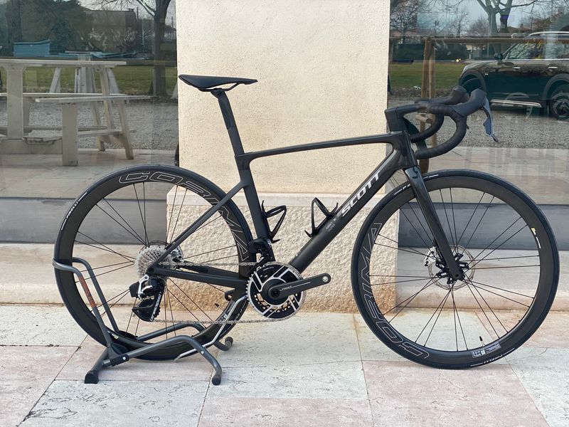 Scott Addict RC 20 2026 Road & Gravel usato