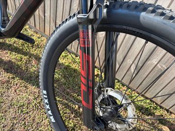 Used BMC Fourstroke LT ONE 2024 2024 Mountainbike, Red, 29 — image 8 of 14