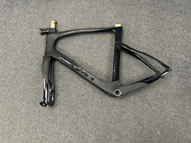 Used Pinarello Dogma F Onyx BOB Disc 59.5 Frameset 2024 Road & Gravel, Black — image 4 of 6