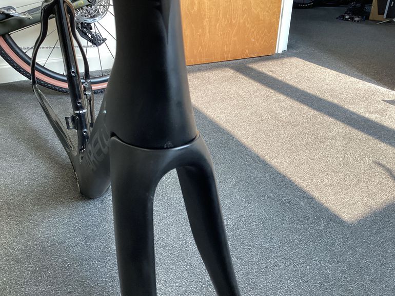 Used Pinarello Dogma F Onyx BOB Disc 59.5 Frameset 2024 Road & Gravel, Black — image 5 of 6