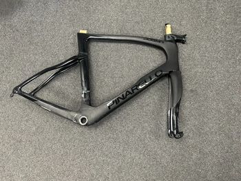Used Pinarello Dogma F Onyx BOB Disc 59.5 Frameset 2024 Road & Gravel, Black — image 3 of 6