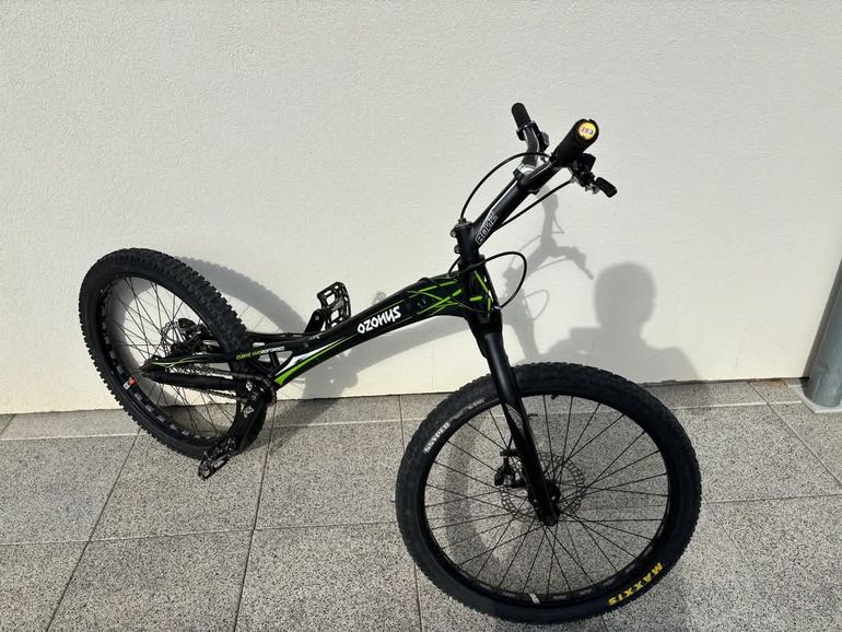 Used Ozonys Curve V4 2018 Mountainbike, Schwarz — image 1 of 3