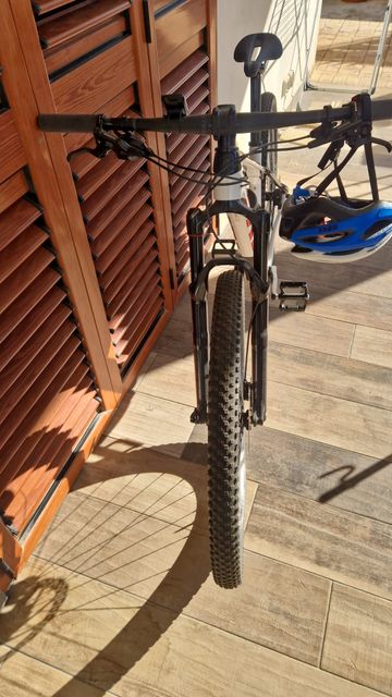 Used Trek Procaliber 9.7 2022 2022 Mountainbike, White, 29 — image 3 of 4