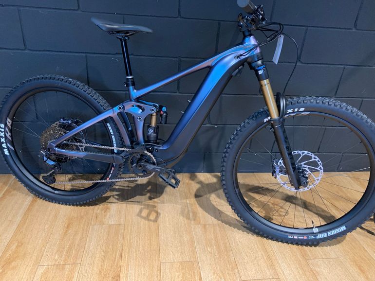 Used Giant Reign E+ 1 2024 2024 Mountainbike — image 1 of 9