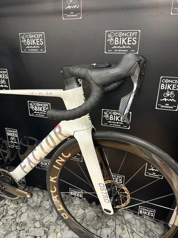 Gebrauchtes Factor Ostro SRAM Force eTap AXS 2026 Road & Gravel, Weiß — Bild 2 von 3