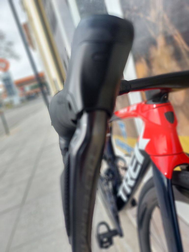 Used Trek Émonda SLR 7 2022 2022 Road & Gravel — image 3 of 5