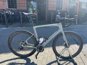 Used BMC Roadmachine 01 ONE 2024 2024 Road & Gravel, Light Gray — image 10 of 24