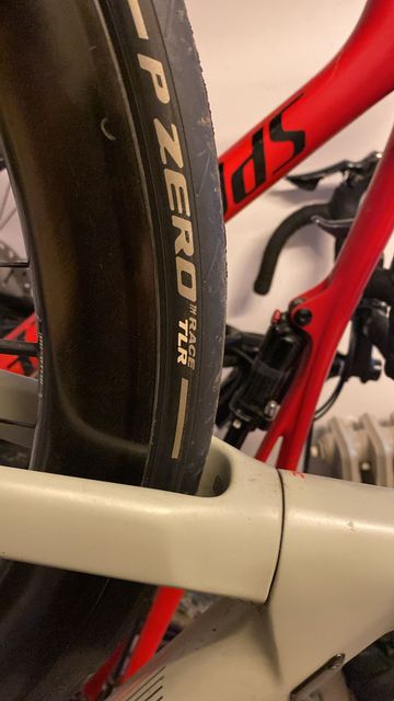 Used BMC Roadmachine 01 ONE 2024 2024 Road & Gravel, Light Gray — image 2 of 24