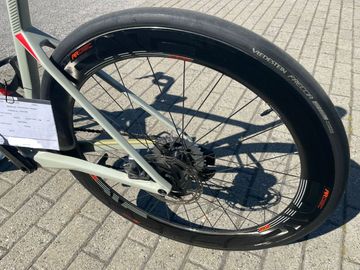 Used BMC Roadmachine 01 ONE 2024 2024 Road & Gravel, Light Gray — image 1 of 24