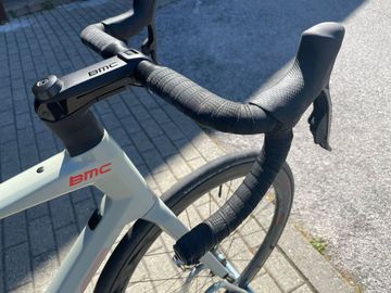 Used BMC Roadmachine 01 ONE 2024 2024 Road & Gravel, Light Gray — image 7 of 24