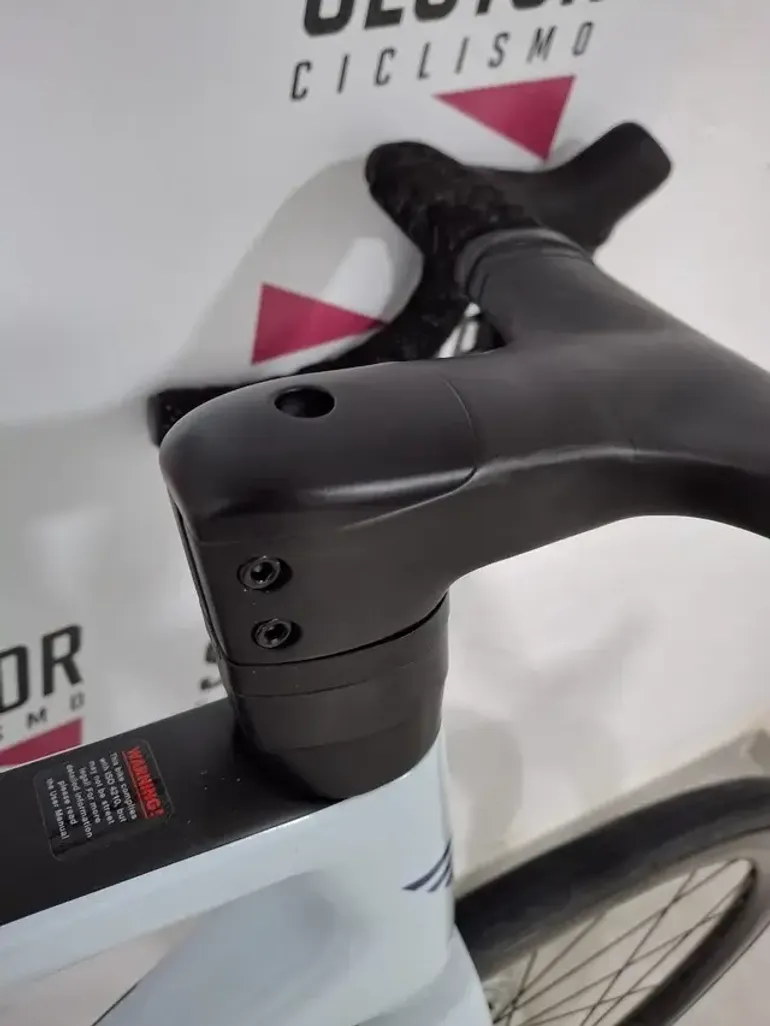 Used Felt FR Advanced Ultegra Di2 2024 2024 Road & Gravel, White — image 8 of 10