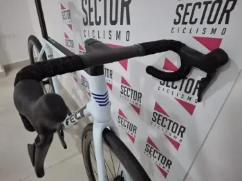 Used Felt FR Advanced Ultegra Di2 2024 2024 Road & Gravel, White — image 9 of 10