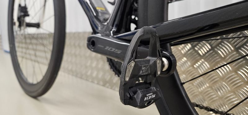 Giant Defy Advanced Pro 1 2024 2024 Road & Gravel usato, Bianco — immagine 8 di 14
