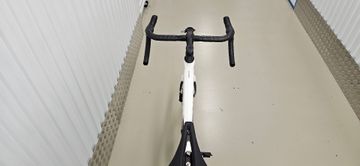 Giant Defy Advanced Pro 1 2024 2024 Road & Gravel usato, Bianco — immagine 11 di 14