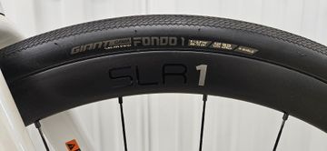 Giant Defy Advanced Pro 1 2024 2024 Road & Gravel usato, Bianco — immagine 6 di 14