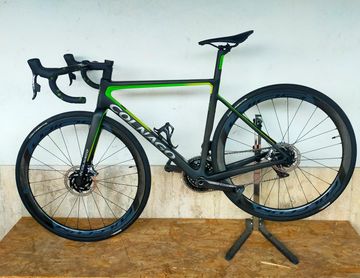 Colnago V3RS Sram Red 2022 Road & Gravel usato, Verde — immagine 2 di 5