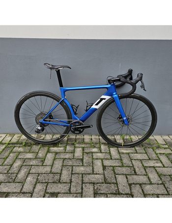 3T, Strada Rival AXS 700