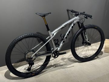 Używany Trek Supercaliber Gen2 M/L 2025 Mountainbike — zdjęcie 4 z 6