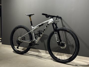 Używany Trek Supercaliber Gen2 M/L 2025 Mountainbike — zdjęcie 3 z 6