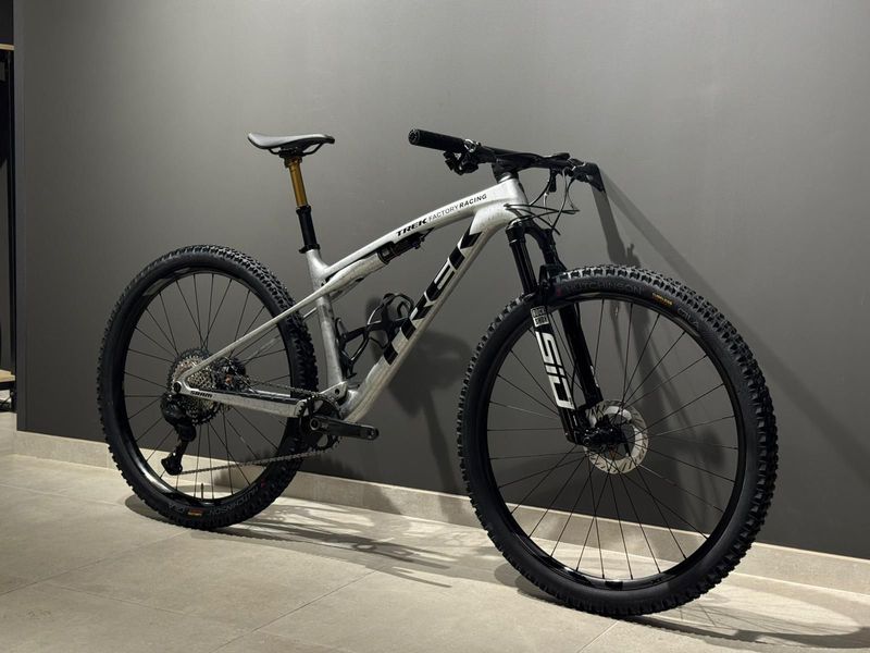 Używany Trek Supercaliber Gen2 M/L 2025 Mountainbike — zdjęcie 3 z 6