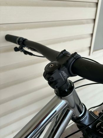 Used Transition TransAM Complete Bike 2024 2024 Mountainbike, Light Gray, 29 — image 18 of 20
