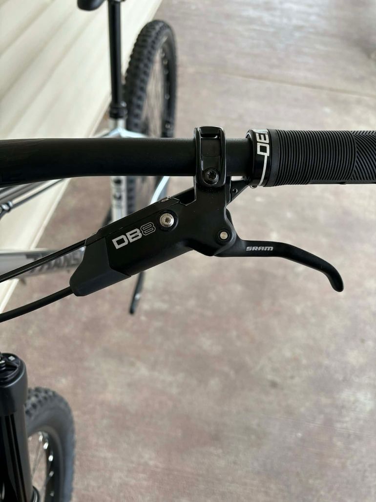 Used Transition TransAM Complete Bike 2024 2024 Mountainbike, Light Gray, 29 — image 13 of 20
