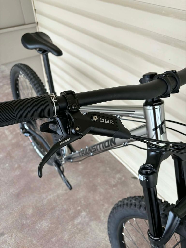 Used Transition TransAM Complete Bike 2024 2024 Mountainbike, Light Gray, 29 — image 15 of 20