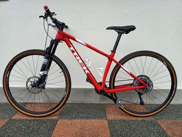 Used Trek Procaliber Shimano Deore XT 2017 Mountainbike, Red — image 3 of 3