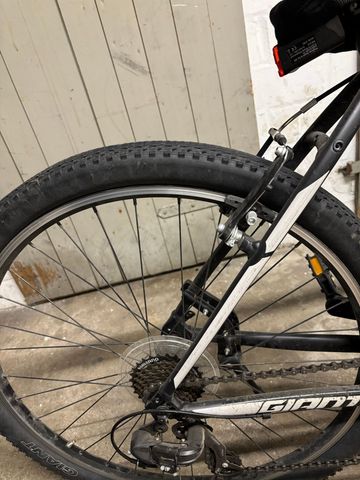 Used Giant RTX 2021 Mountainbike, Black — image 3 of 3