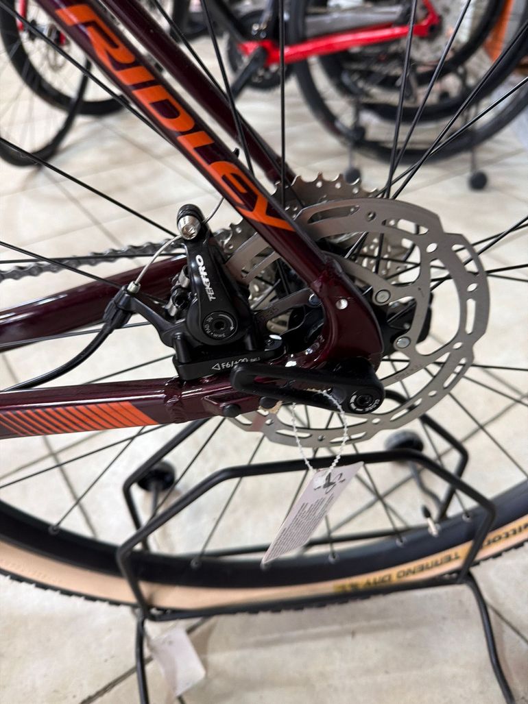 Used Ridley Kalazy - Shimano Sora 2x9 Mechanical Disc brake 2024 2024 Road & Gravel, Red — image 9 of 9