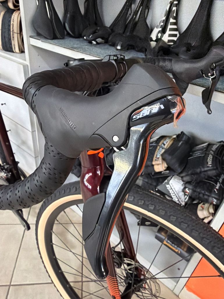 Used Ridley Kalazy - Shimano Sora 2x9 Mechanical Disc brake 2024 2024 Road & Gravel, Red — image 6 of 9