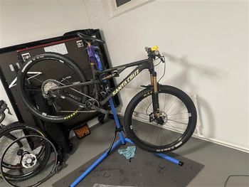 Santa Cruz Tallboy Shimano XTR 2019 Mountainbike usato, Nero — immagine 3 di 3
