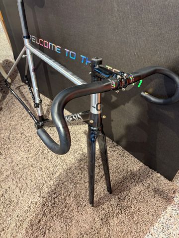 Genesis Volare 931 2027 Road & Gravel usato, Grigio chiaro — immagine 4 di 5