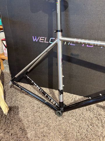 Genesis Volare 931 2027 Road & Gravel usato, Grigio chiaro — immagine 2 di 5