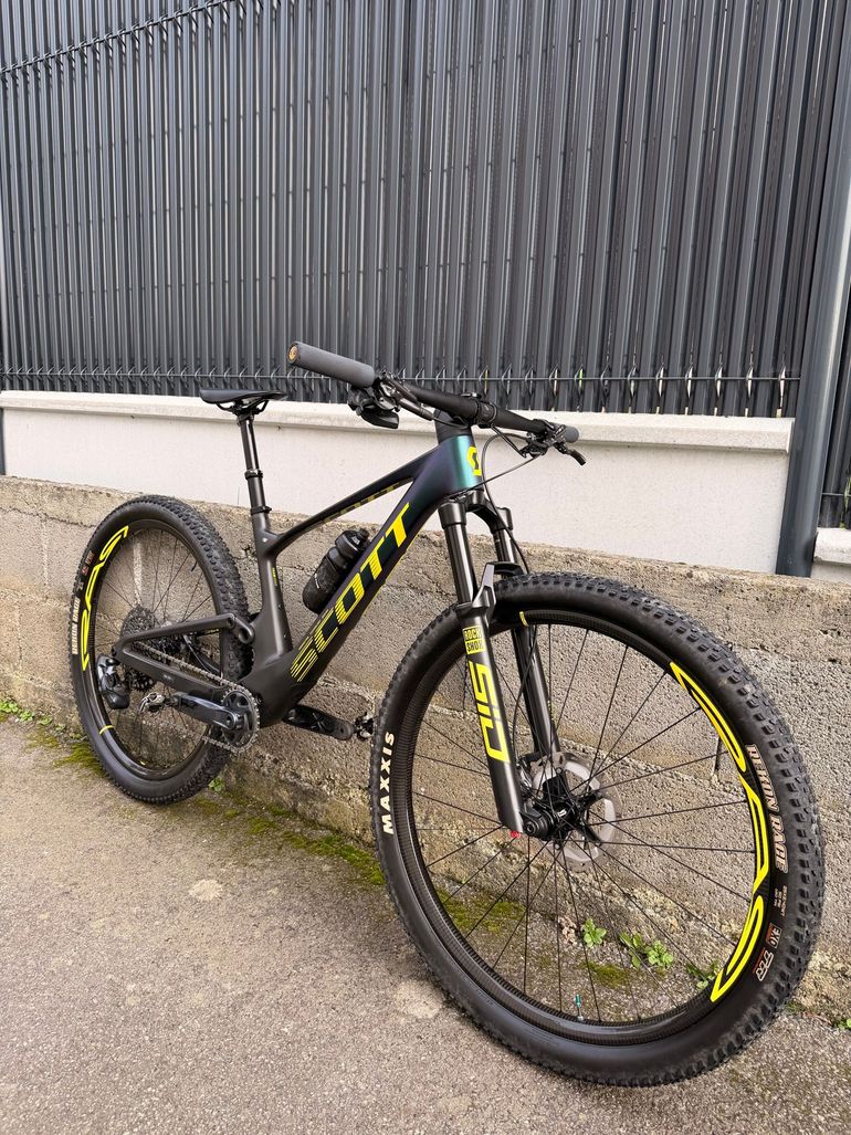 Used Scott Scott Spark RC 2022 2022 Mountainbike — image 1 of 9