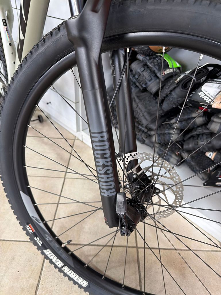 Used KTM MYROON PRO 2024 2024 Mountainbike, Gris claro — image 6 of 9