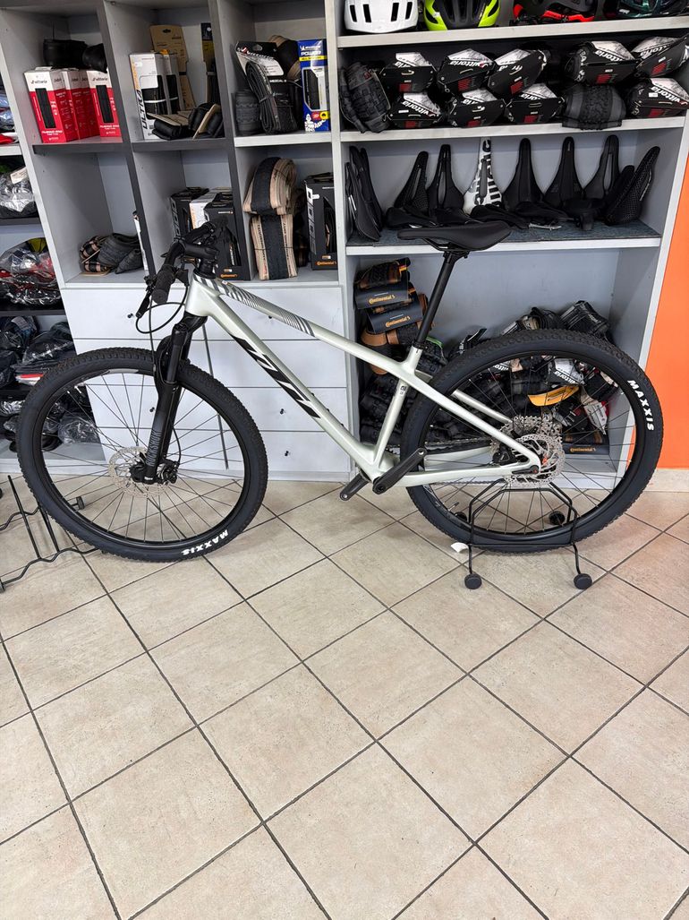 Used KTM MYROON PRO 2024 2024 Mountainbike, Gris claro — image 2 of 9