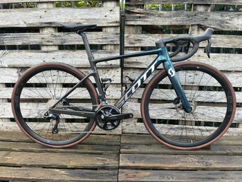 Used Scott Addict Shimano 105 Di2 2023 Road & Gravel