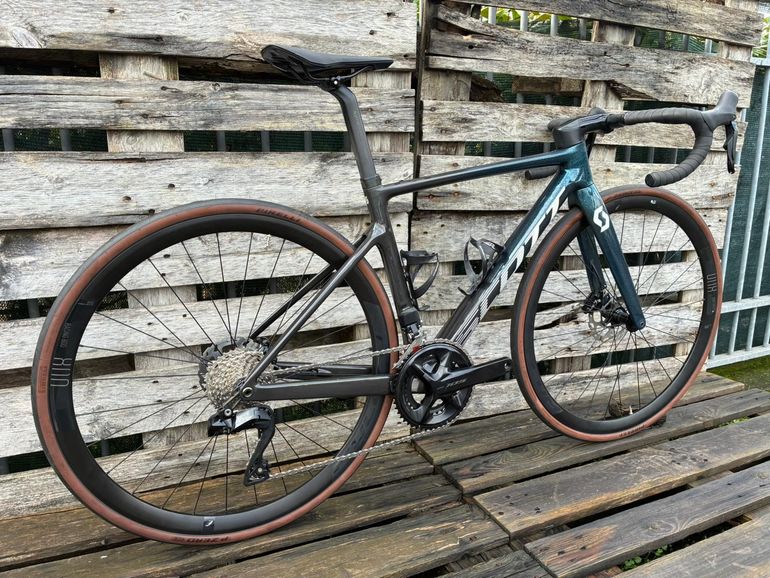 Used Scott Addict Shimano 105 Di2 2023 Road & Gravel, Blue — image 4 of 6