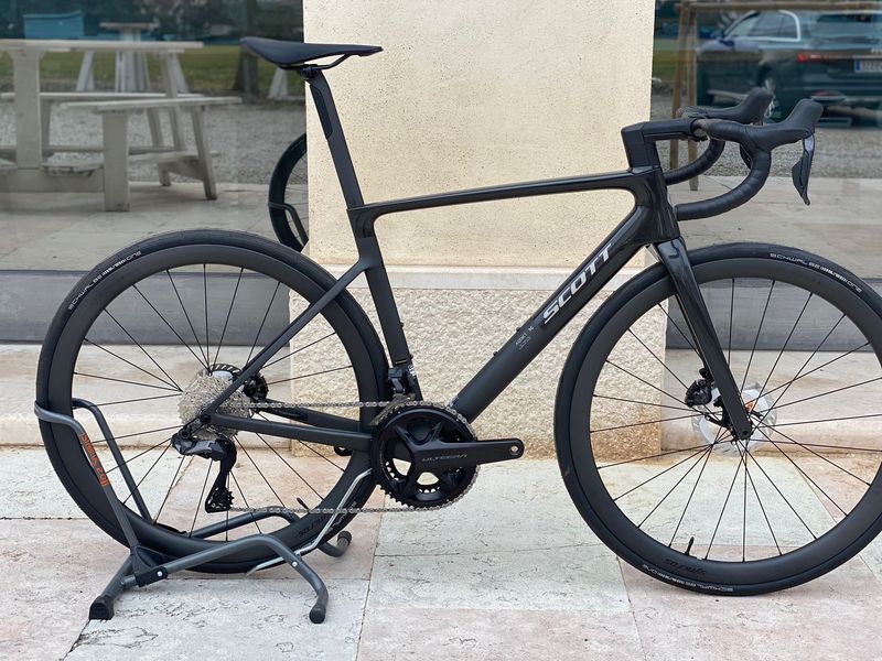 Použité Scott Addict RC 20 2025 2025 Road & Gravel