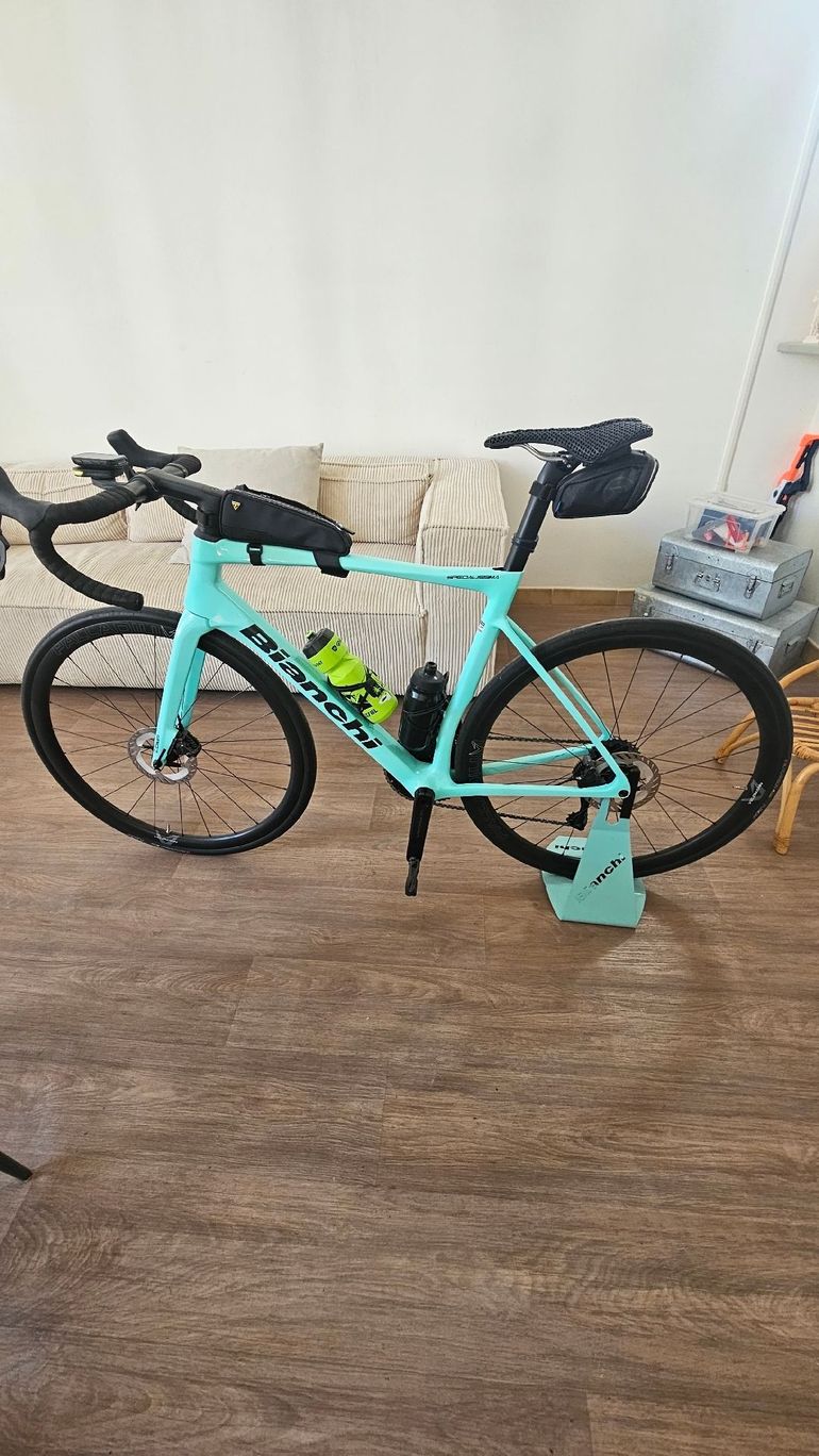 Used Bianchi Specialissima COMP Ultegra Di2 2024 2024 Road & Gravel, Blue — image 2 of 5