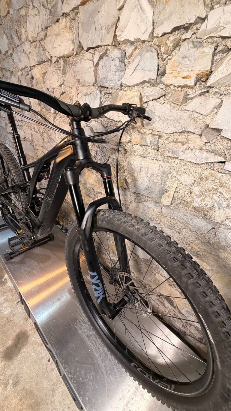 Used Specialized Specialized Levo Comp 29 2020 Mountainbike — image 3 of 5